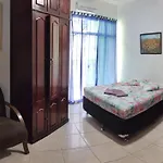 Apto 2 Quartos Com Ar Cond, Predio Frente P/ Praia